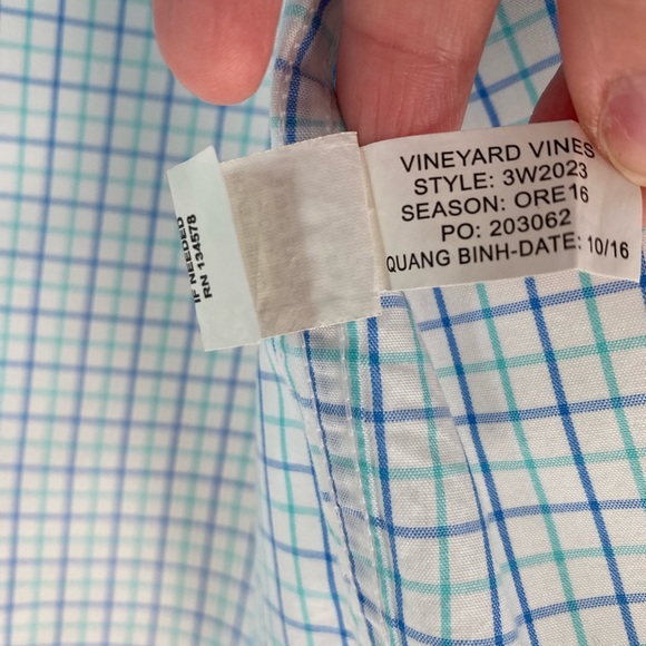 Vineyard and Vines Boys Long Sleeve Button Down Size 12-14 or Medium - Picture 6 of 6